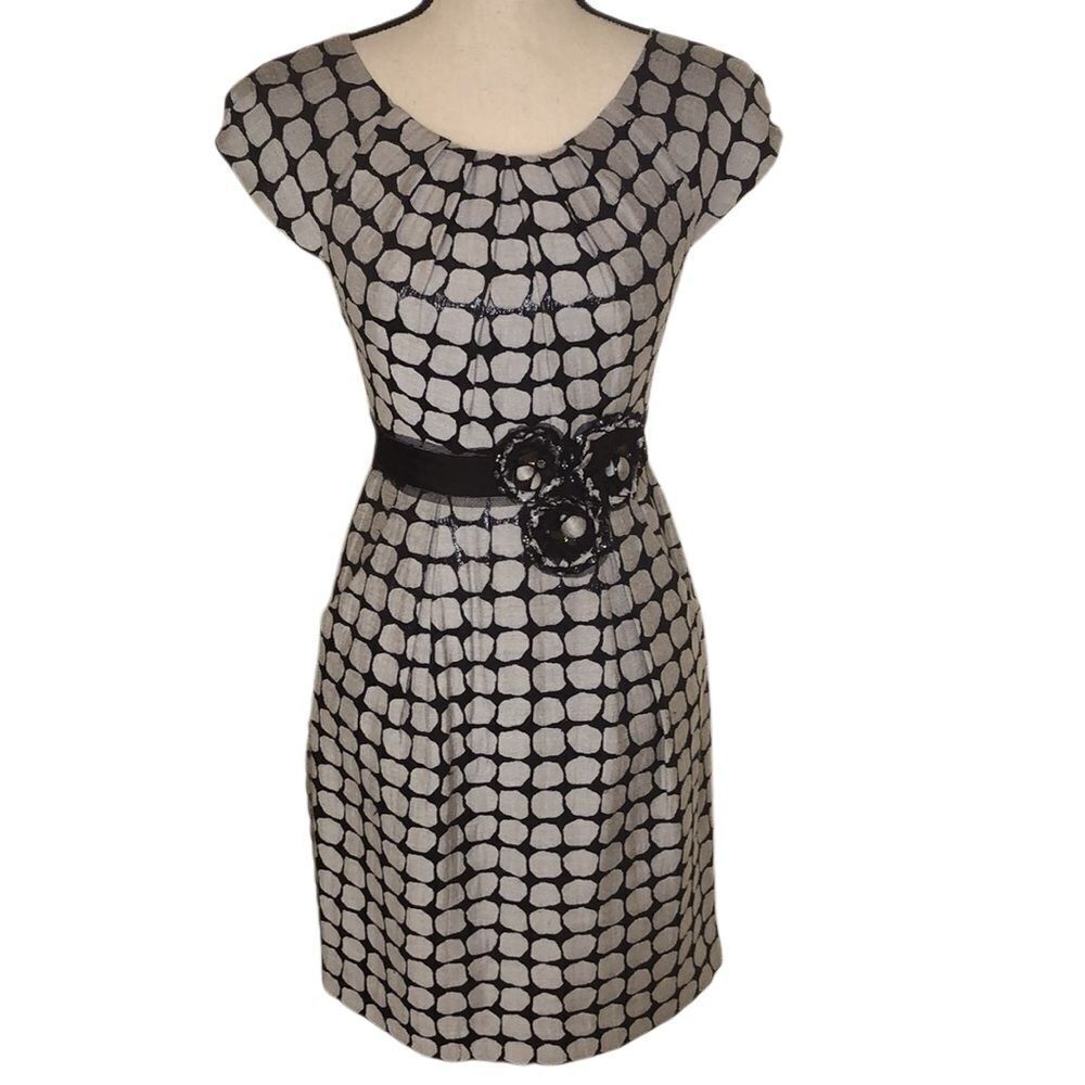 BCBG Max Azria Gray & Black Linen Blend With 3D Floral Belt Sz0 Party, Cocktail